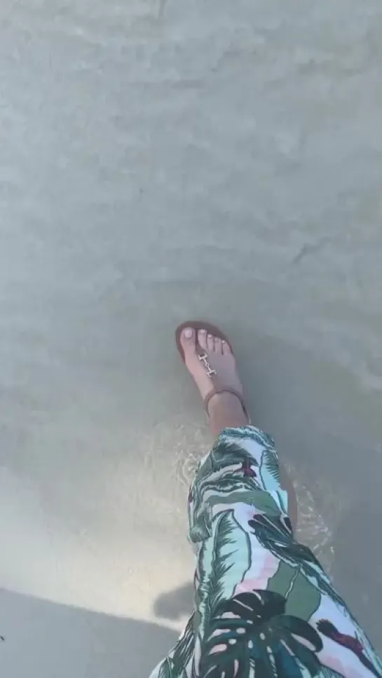 Lyola Baranova feet