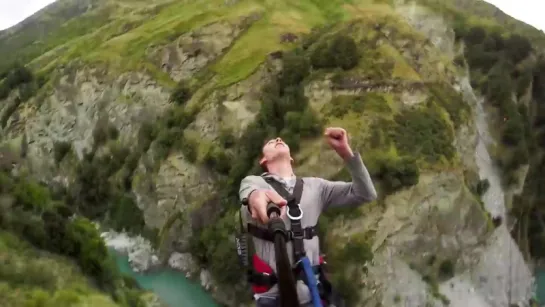 Экстримальный Bungy Jumping.