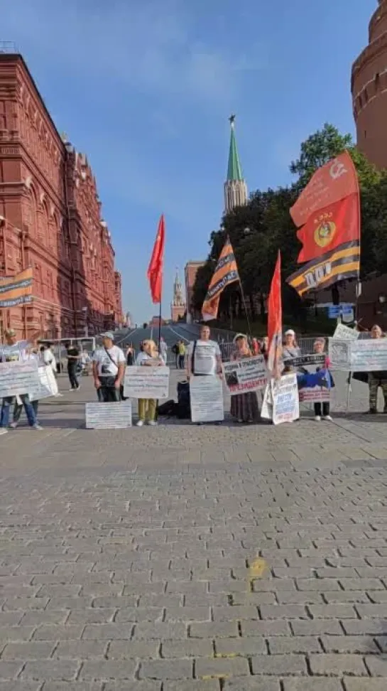 НОД вокруг Кремля. Бепилотники летят на Москву и бомбят. 2024.09.01