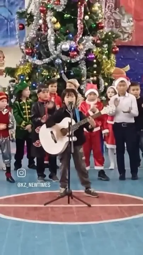 🎤 Цой на детском утреннике