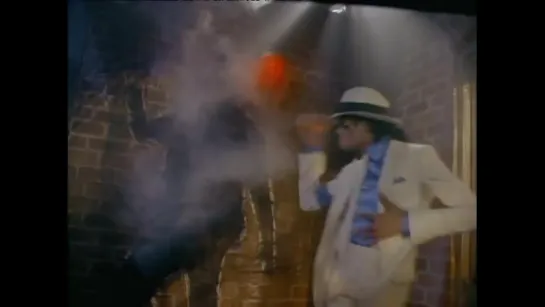 Michael Jackson - Smooth Criminal (Official Video)