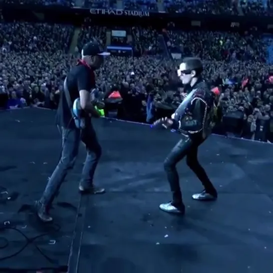 Matt Bellamy jamming with Tom Morello