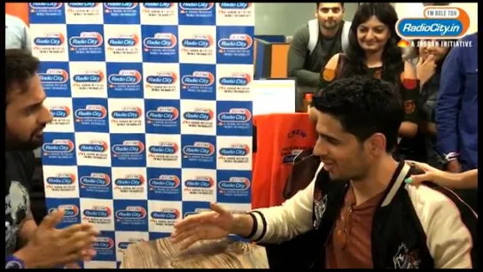 A Game Of 'Thumbs' between Sidharth Malhotra and RJ Rohit Vir