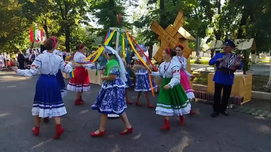 В Слободзее отмечают День города. Начался большой праздник. Многонациональность народов, проживающих в городе и районе представл