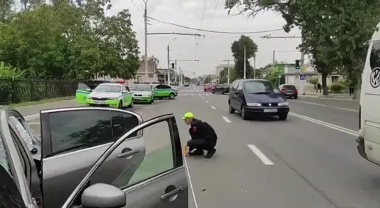 Видео начала гонок Инфинити и Мерседеса с камер Безопасного города. Женщину-водителя Инфинити в этом году 6 раз штрафовали за пр