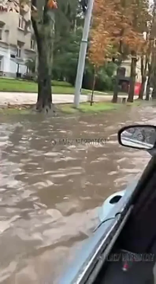 Кишинёв снова затопило из-за дождя. Видео снято сегодня утром