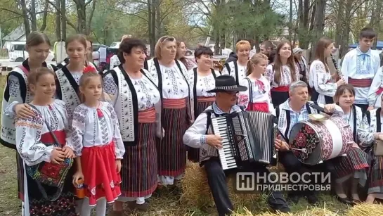 Фестиваль ремёсел «Мештер фаур» в Гоянах (Дубоссарский район) собрал творческие коллективы из Приднестровья и Молдовы. Сегодня б