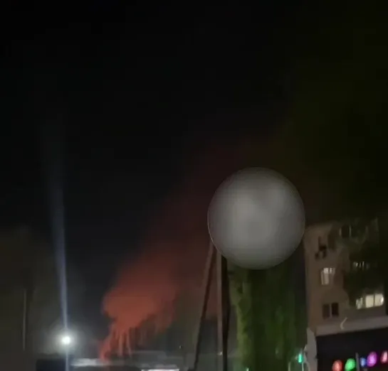 ‍ ️El enemigo ataca Voronezh: hay un incendio en la ciudad tras la caída de un UAV