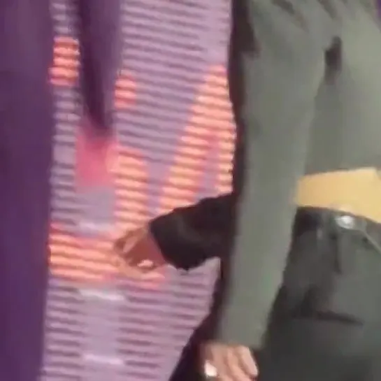 jungkook has the prettiest tiny waist