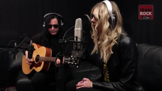 The Pretty Reckless - House On A Hill (at TeamRock/Unplugged) '2014