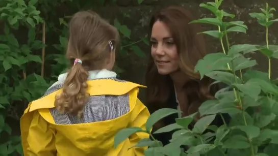 William and Kate Help Out with Gardening at Edinburghs Starbank Park