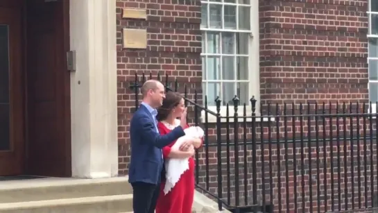 Congratulations! Less than seven hours after giving birth, Princess Kate in Jenny Packham and Prince William present their littl