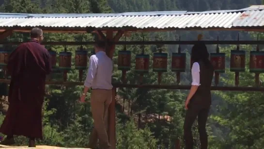 William and Kate spin prayer wheels on their way to Tigersnest