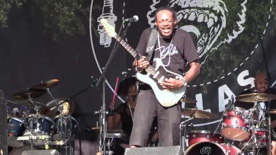 Eric Gales - "Voodoo Child/Kashmir/Back in Black/Für Elise (Beethoven)" (Live at the 2017 DIGF)