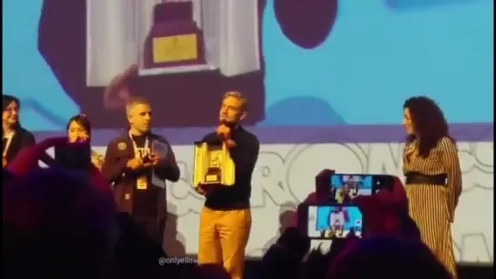 Martin Freeman again on stage. He thanks and has some nice words - - Romics