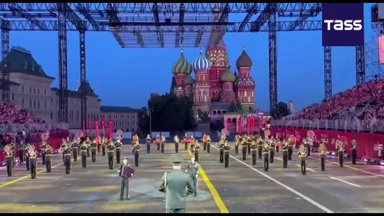 ▶️ Chinese People’s Liberation Army military orchestra performs the Kalinka song during the press preview of the Spasskaya Bashn