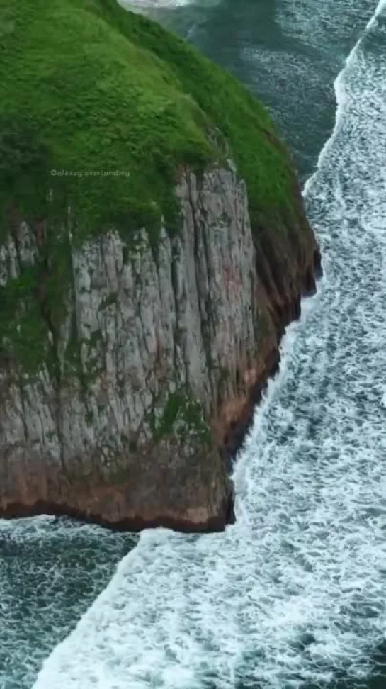 ️La baie de Boisman se situe dans la mer du Japon, dans région du Primorsky Krai alliant la beauté de la nature à une riche hist