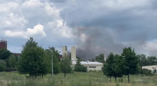 Прилетает в район Донбасс арены