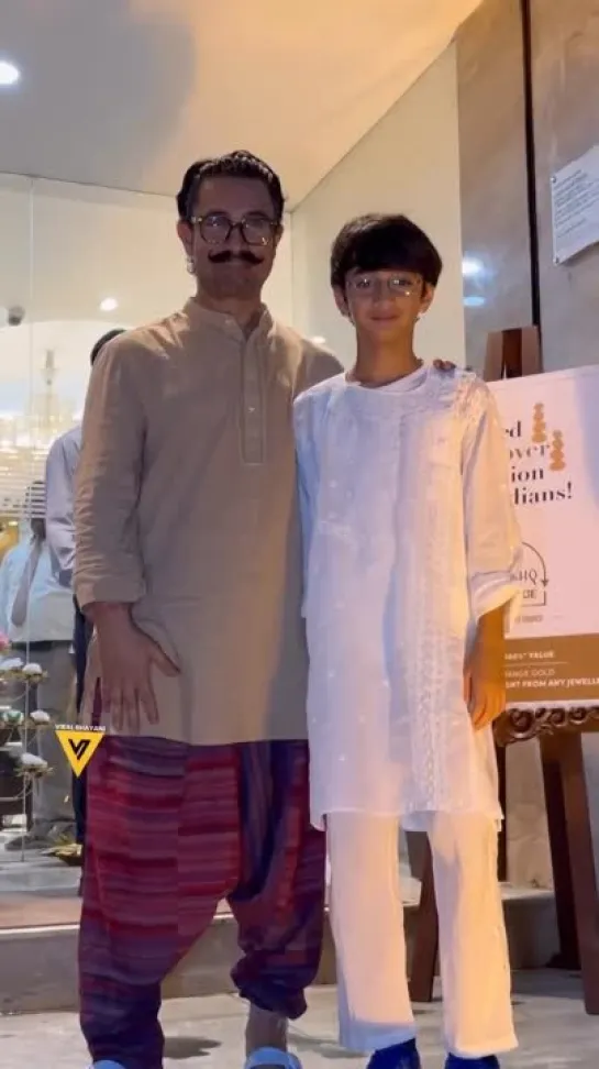 13,6,2023 - Aamir khan with son spotted at jewellery store in bandra today