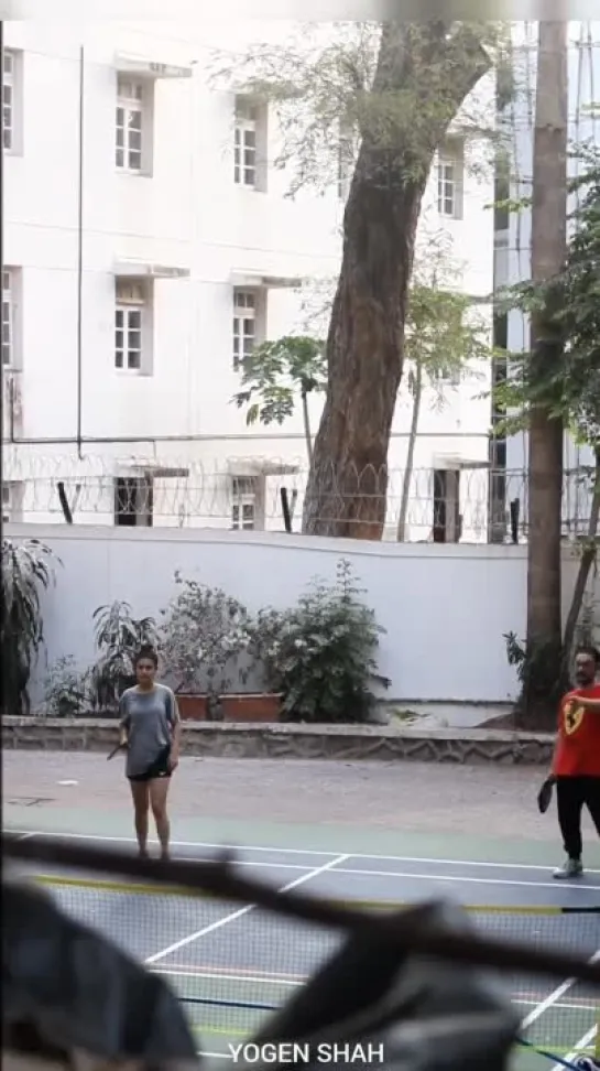 #FatimaSanaShaikh #AamirKhan snapped playing Pickleball in Mumbai today