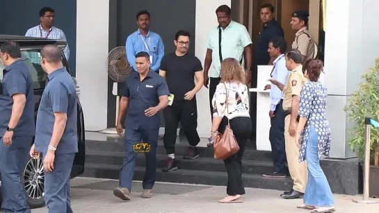 Aamir Khan Spotted at Private Airport