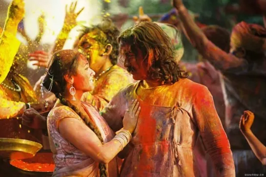 holi-re-mangal-pandey-the-rising-2005-song-aamir-khan-rani-mukherjee-a-r-rahman-holi-song (1)