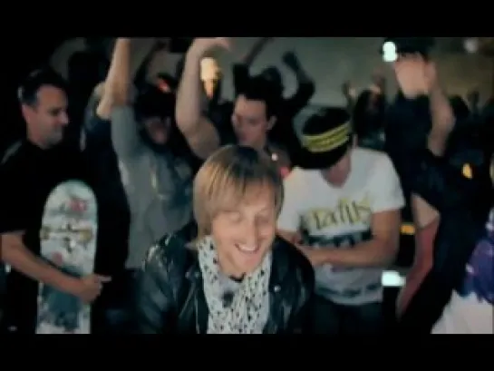 David Guetta & Chris Willis ft Fergie & LMFAO - Gettin' Over You (Official videoclip)