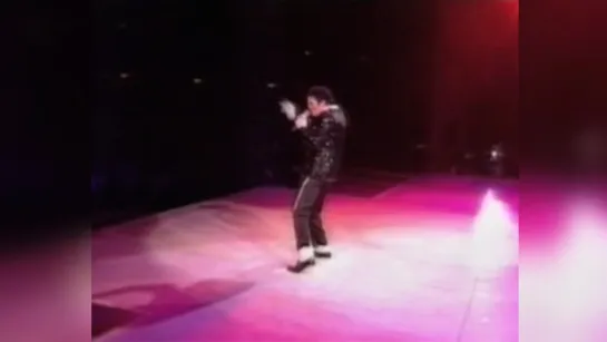 Michael Jackson - Billie Jean Ultimate Live Experience