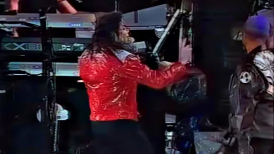 Subtitling Michael Jackson’s Vocals (Adlibs) of Beat It live in Sydney 11.16.1996