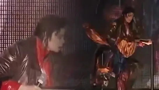 Michael Jackson - Beat It Comparison Gothenburg 1997 VS Basel 1997