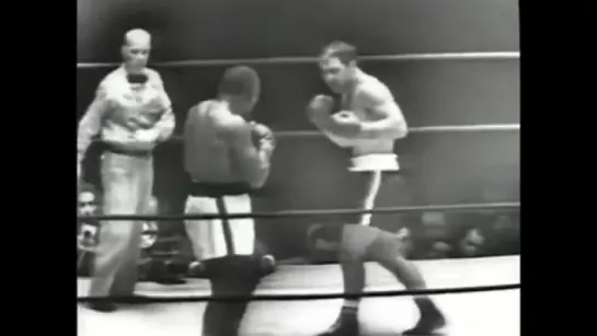 Rocky Marciano vs Jersey Joe Walcott I 23-09-1952