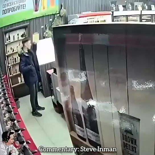 Стив Инмен со своей программой "Came to the wrong store" комментирует видео из России :