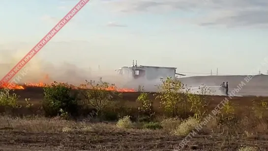 Пожарные ликвидируют возгорание