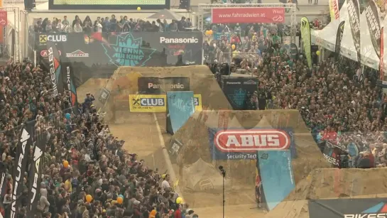 Building Europe's biggest inner city dirt jump - Vienna Air King 2014