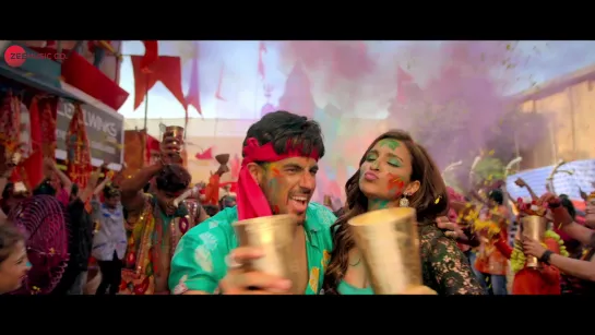 Khadke Glassy - Jabariya Jodi  Sidharth M,Parineeti C  Yo Yo Honey Singh,