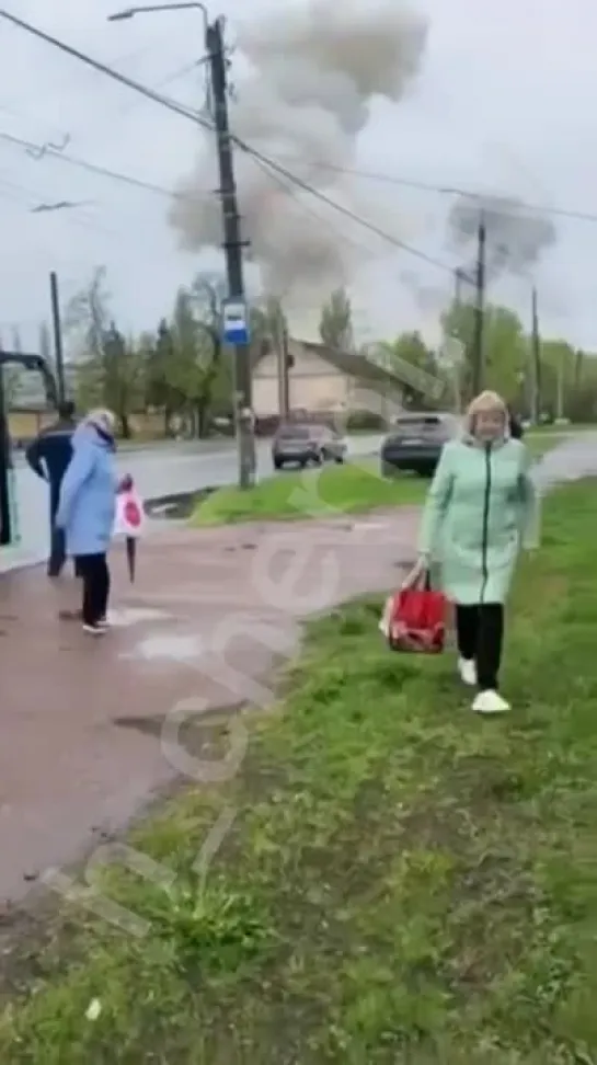 Момент прилёта ракет в Чернигове. ТЦКшник у автобуса успел обосраться