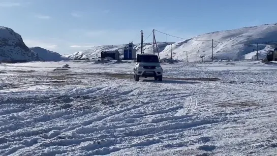 Лихой заезд по водоохранной зоне в Териберке