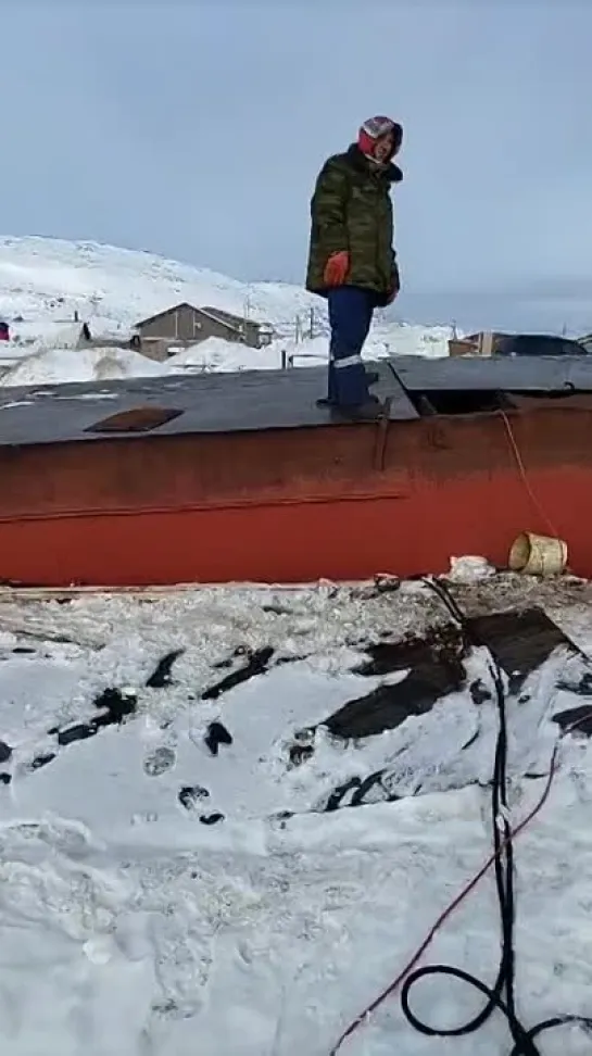 Будущее прогулочное судно собирают в Териберке