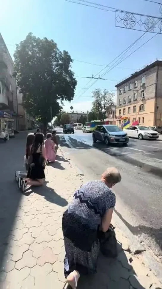 🇺🇦 Закулисье того, как снимают народную любовь к ВСУшникам.