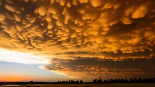 FRACTAL - 4k StormLapse/ Chad Cowan.