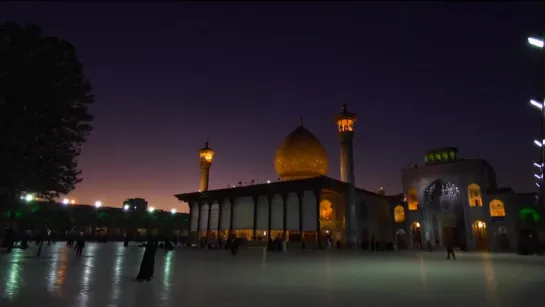 Behold the Shimmering Beauty of Iran's Glass Mosque