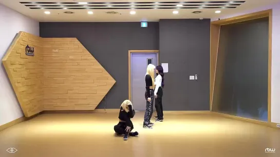 퍼플키스(PURPLE KISS) Intro _ Crown Dance Practice