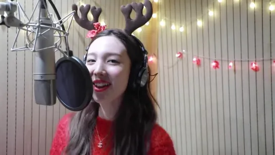 “Santa Tell Me (Ariana Grande)  Cover by NAYEON