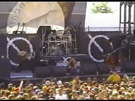 Mudvayne - Nothing to gein (Tweeter Waterfront Camden, NJ 2001-07-21 OZZFEST)