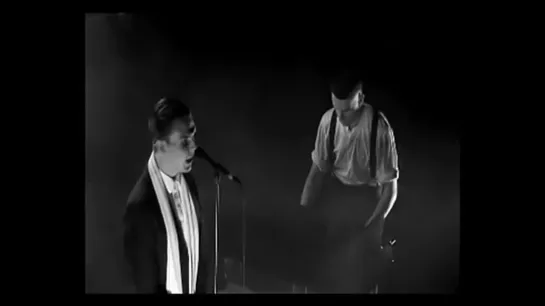 Hurts - Better Than Love (Salford, 22.02.2010)