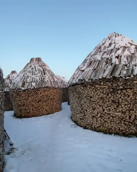 Интересная укладка дров. Пермский край