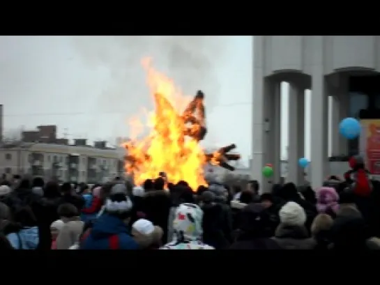 Сжигание чучела масленицы в Перми [видео]