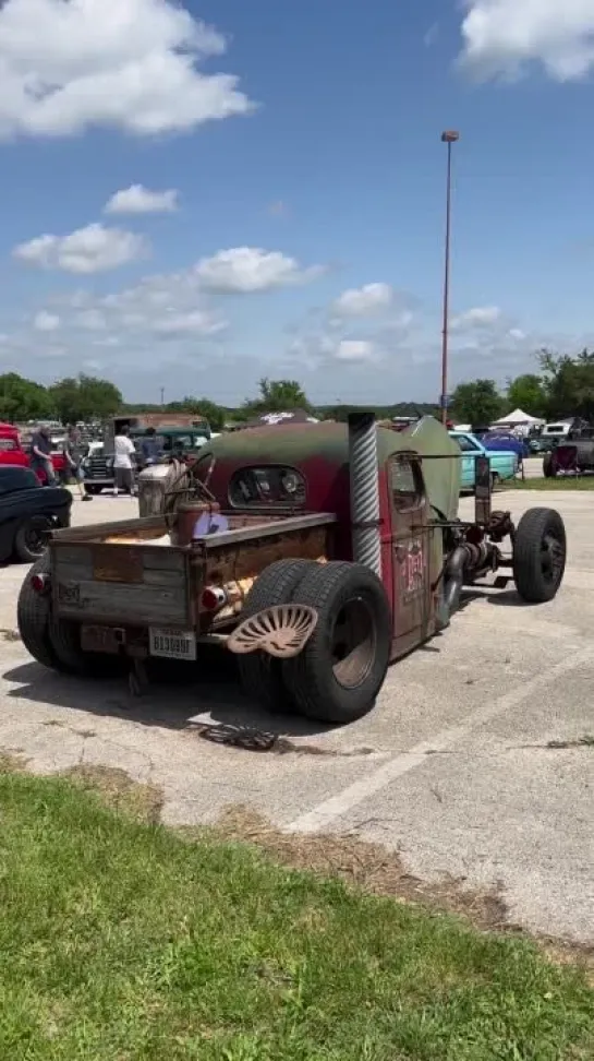 1947 International at Lonestar Round Up #sickcarsandtrucks #ratrod #ratrodtruck