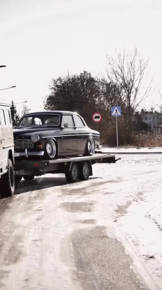 Volvo Valp & Volvo Amazon #danielmandat #goodchubby #stancenation #loweredlifestyle #volvo #valp #stance