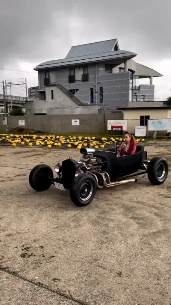 #modelt
#carporn 
#vintagecar 
#thehideaway 
#garage 
#rentalcar 
#pinupmodel
#pinupgirl 
#pinuphair 
#carmodel